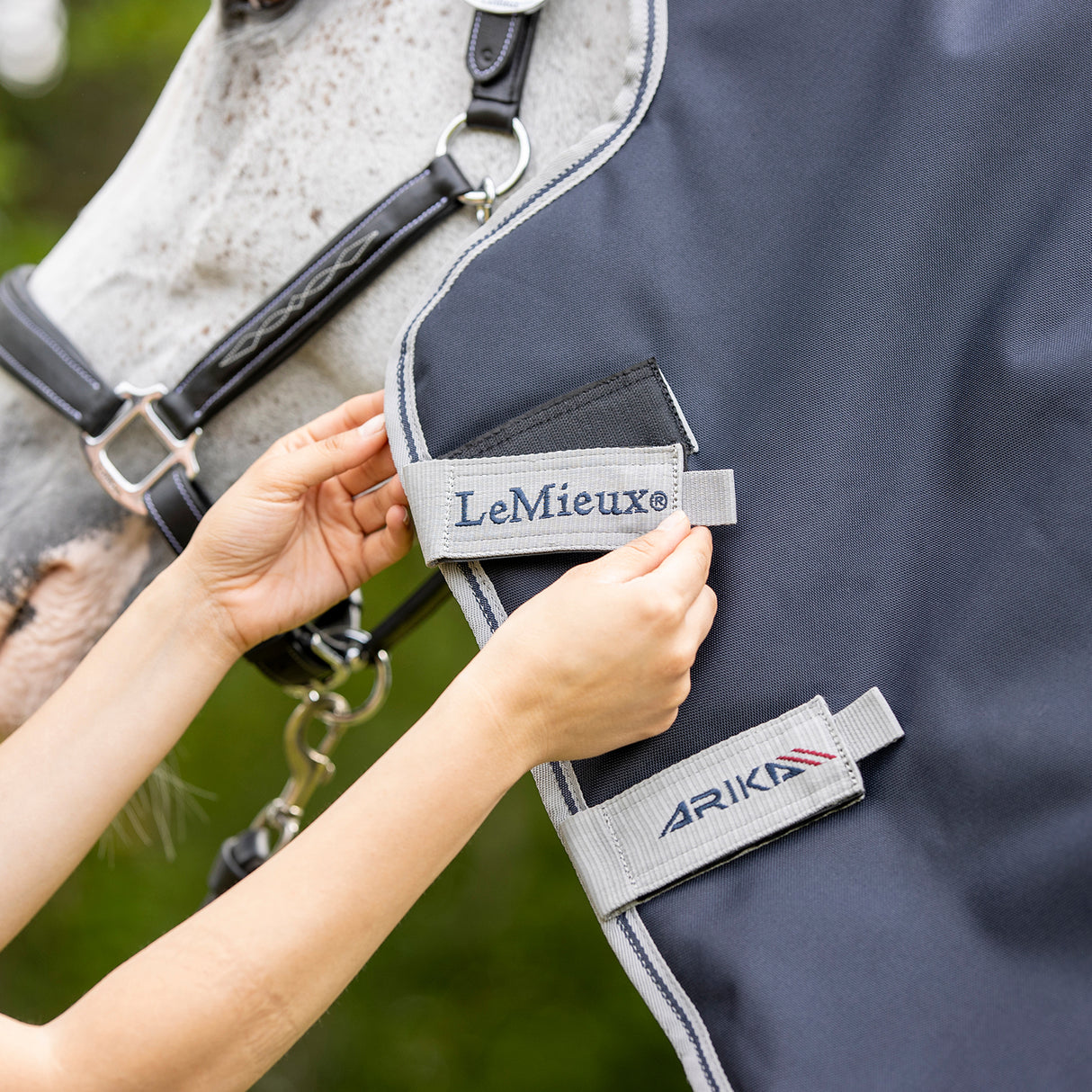 Couverture de pluie Featherweight LeMieux Arika 0 g