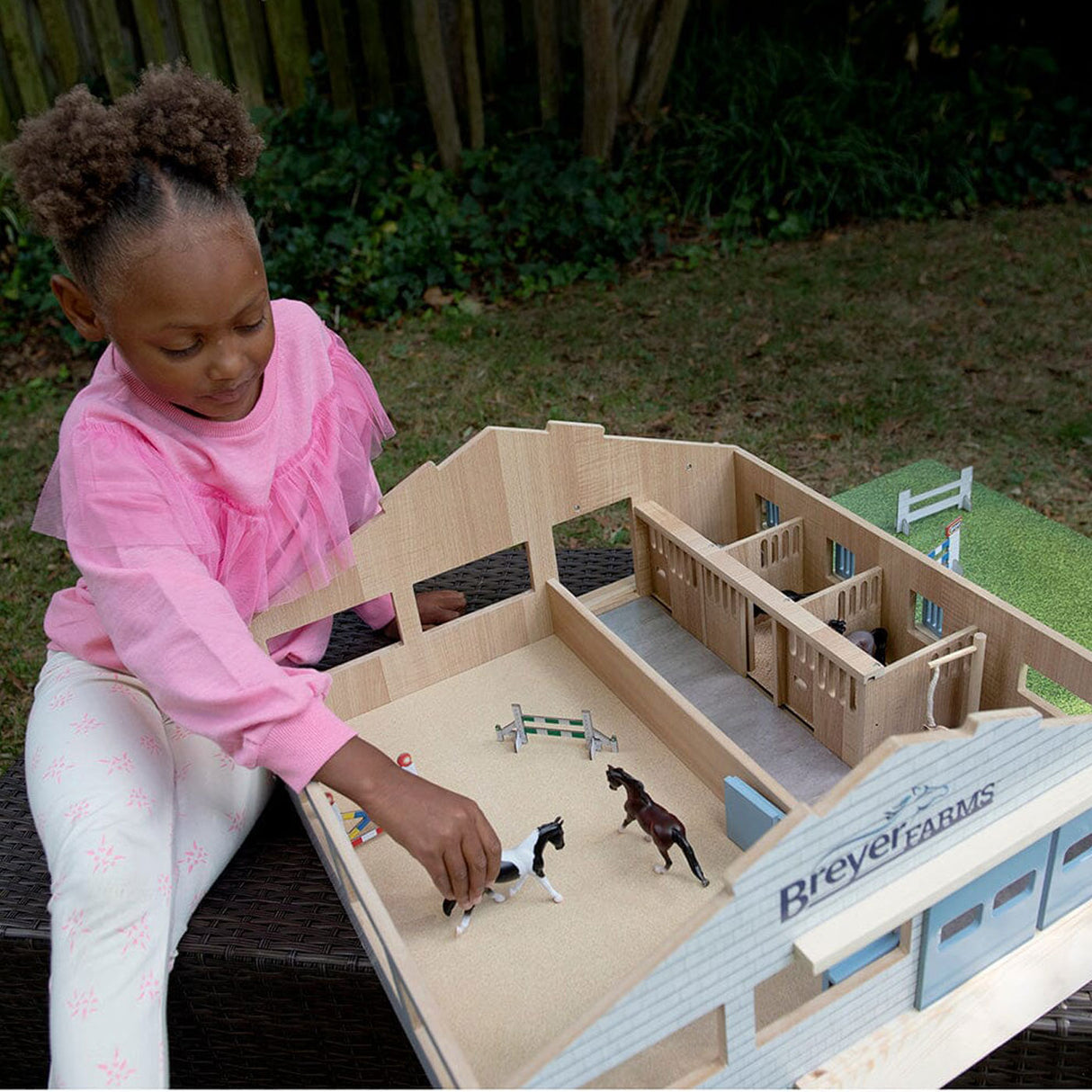 Breyer Stablemates Deluxe Arena Stable