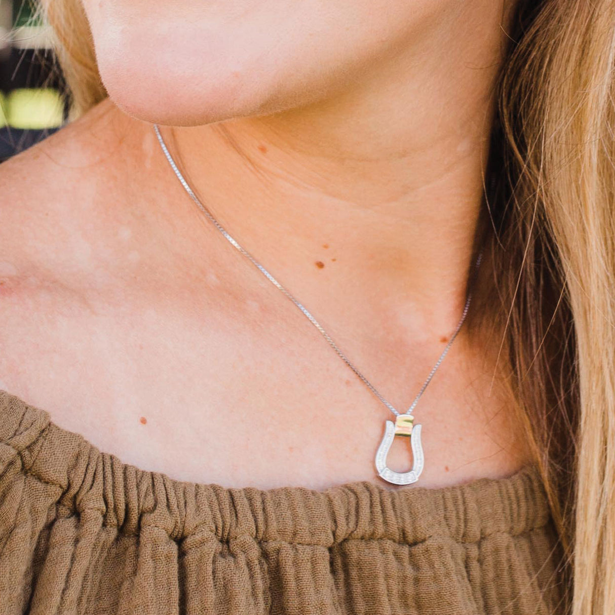 Collier étrier Oxbow avec petite base en pierre Kelly Herd