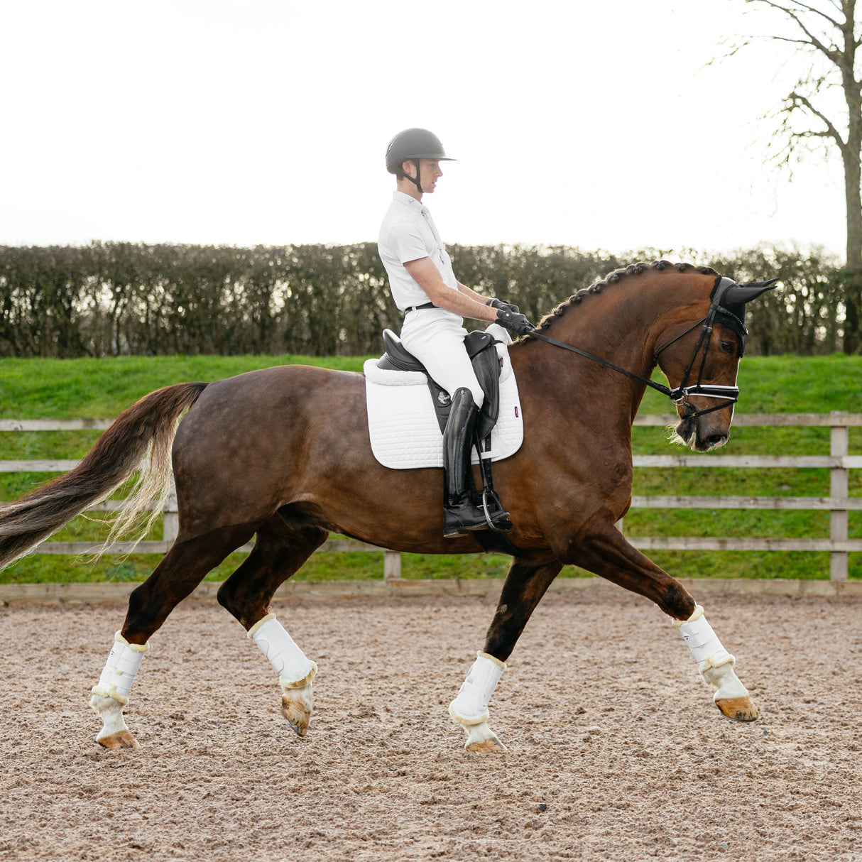 Tapis carré de dressage en daim LeMieux