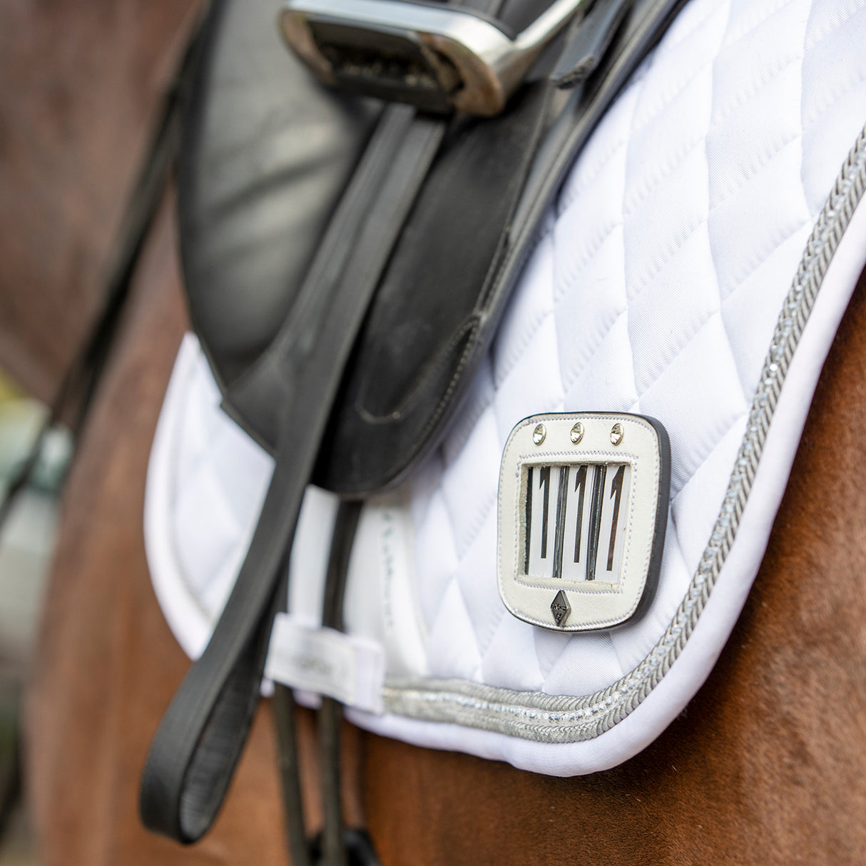 Porte-numéro de selle LeMieux Diamante