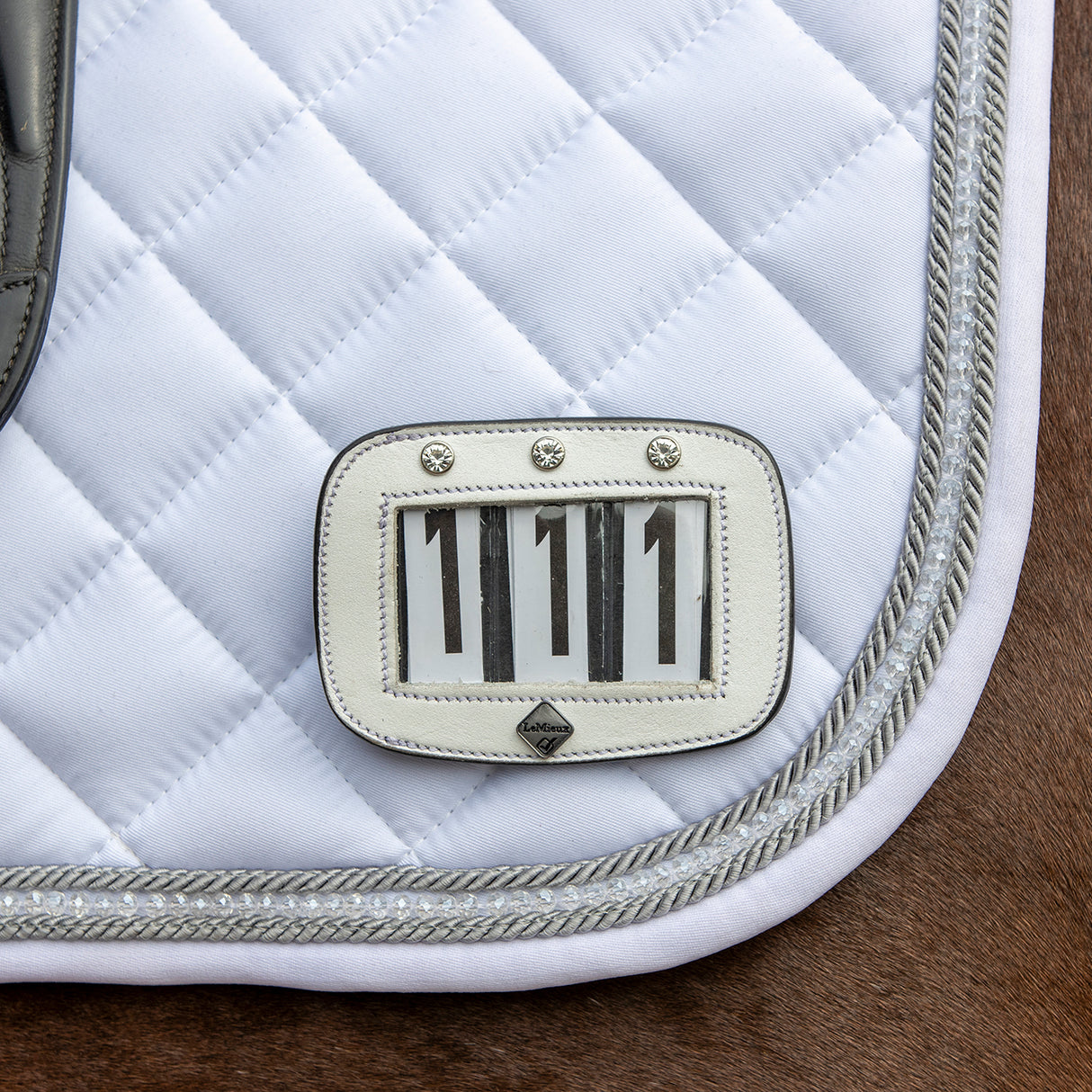 Porte-numéro de selle LeMieux Diamante