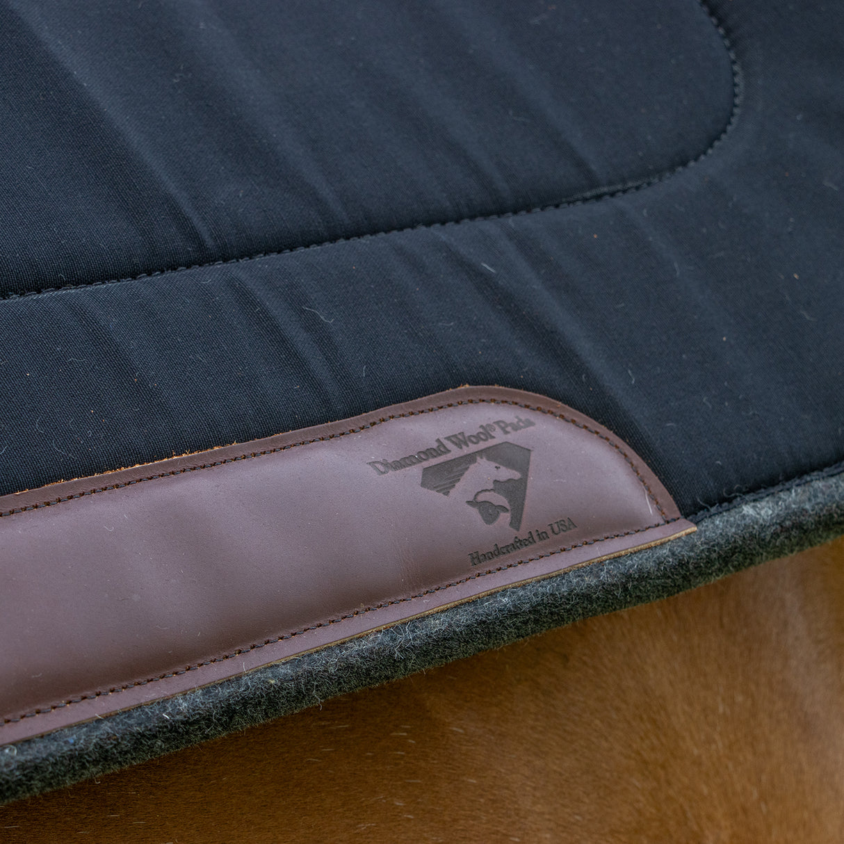 Tapis de selle de ranch profilé en laine diamantée