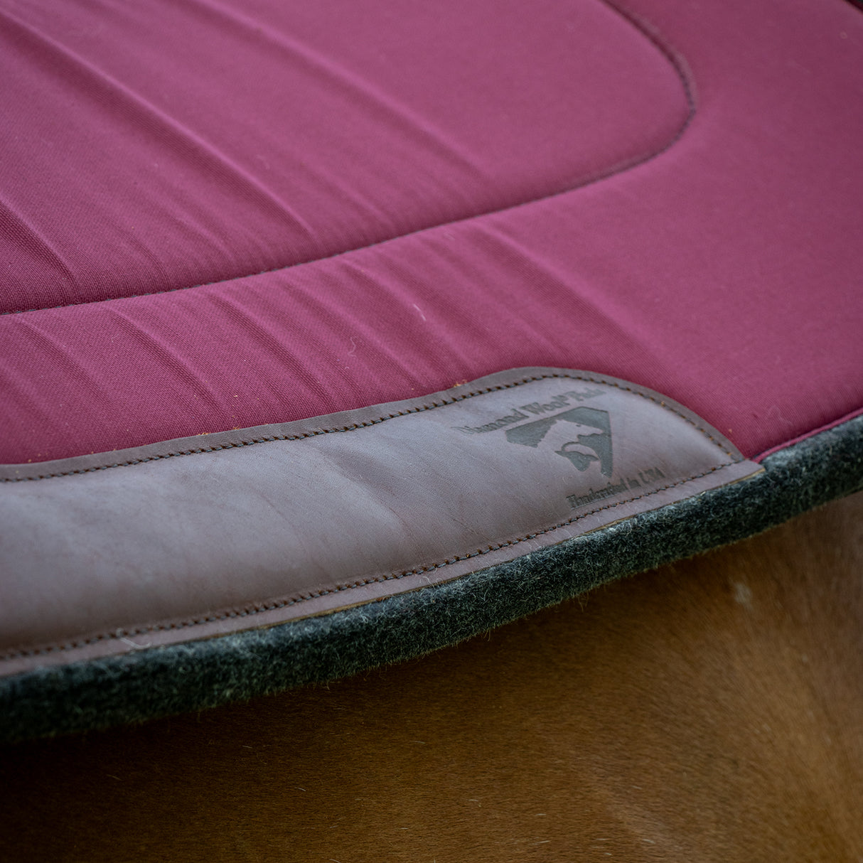 Tapis de selle de ranch profilé en laine diamantée