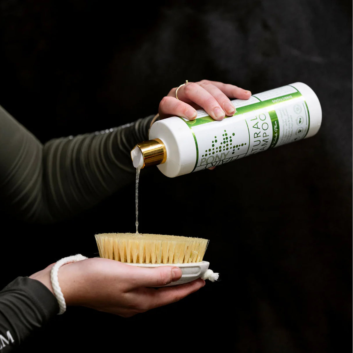 Shampoing naturel pour chevaux Hairy Pony à la prune de Kakadu 500 ml