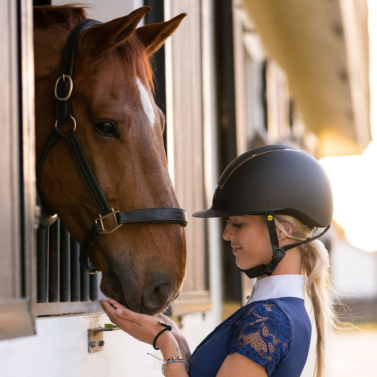 Casque Tipperary Windsor MIPS à large bord - Garniture chromée noire