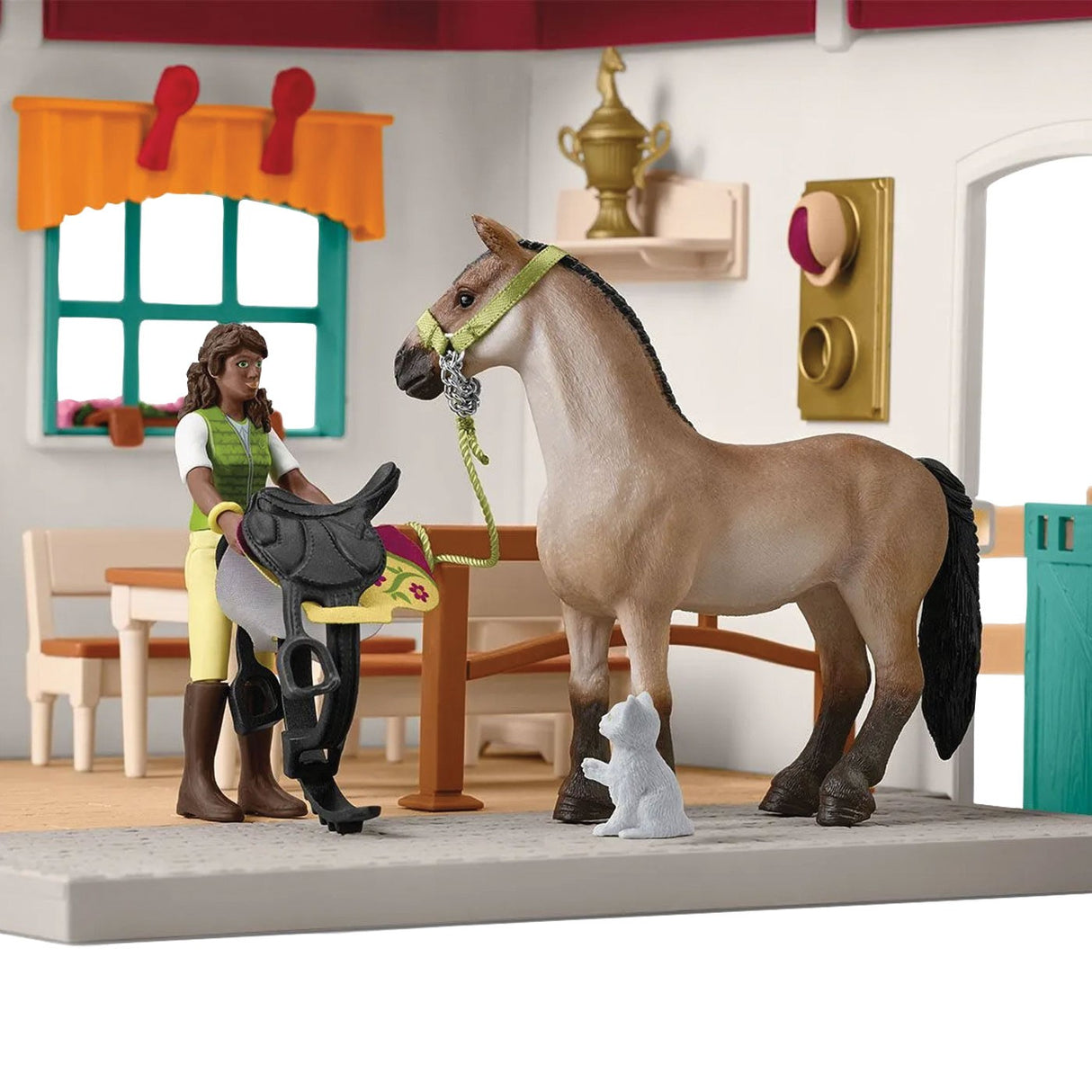 Extension de la sellerie du Schleich Horse Club
