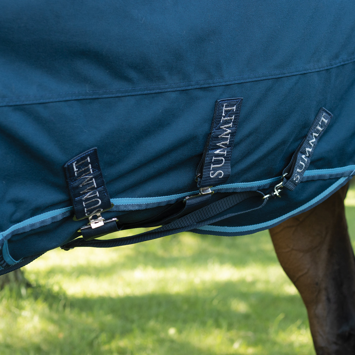 Summit Nova Rainsheet W/ 0 g Hood – Greenhawk Equestrian Sport
