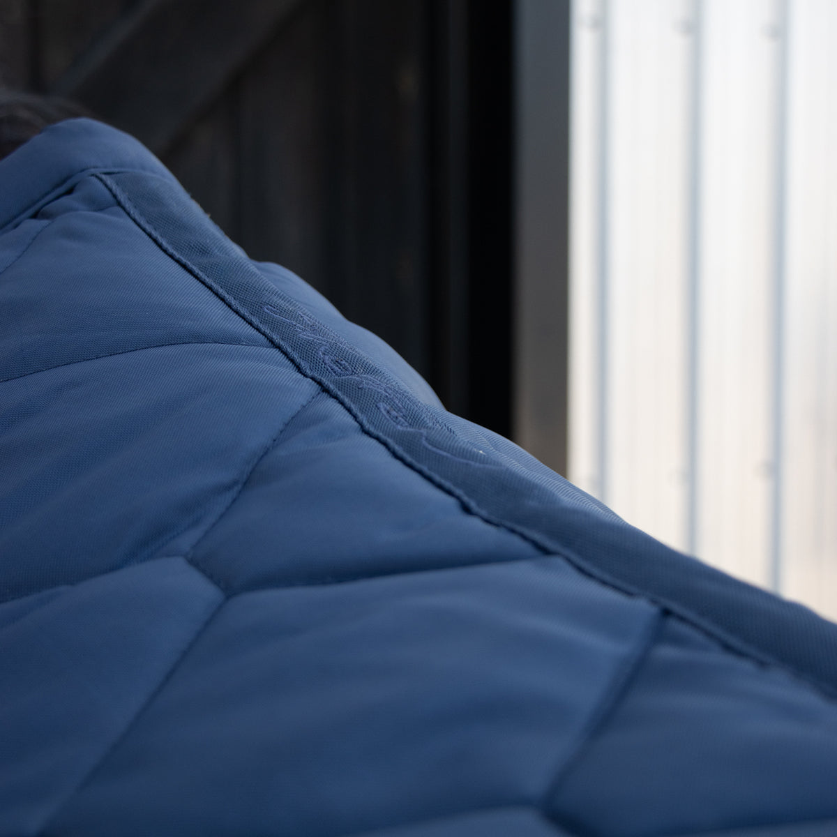 Couverture d'écurie matelassée Shedrow Pagoda 400 g