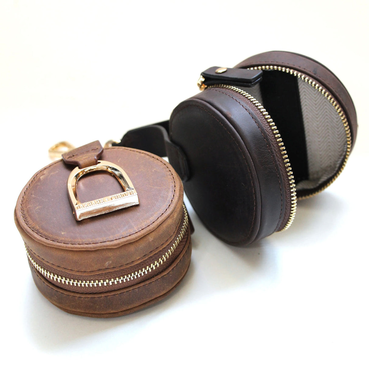 Oakbark & Chrome Stirrup Accessory Keeper