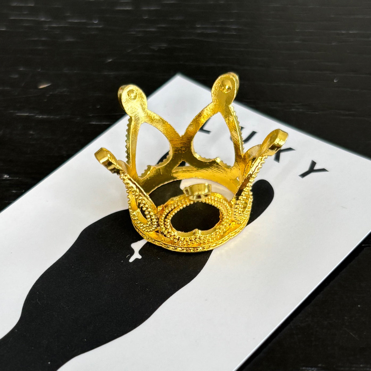 Luxy Charm Pointed Forelock Crown