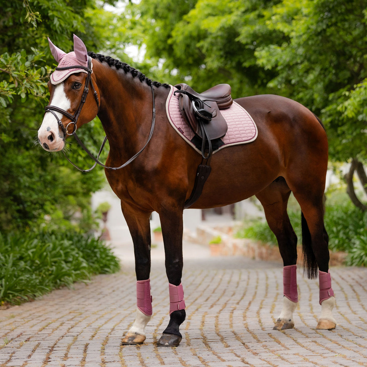 Tapis de selle carré en suède Close Contact LeMieux