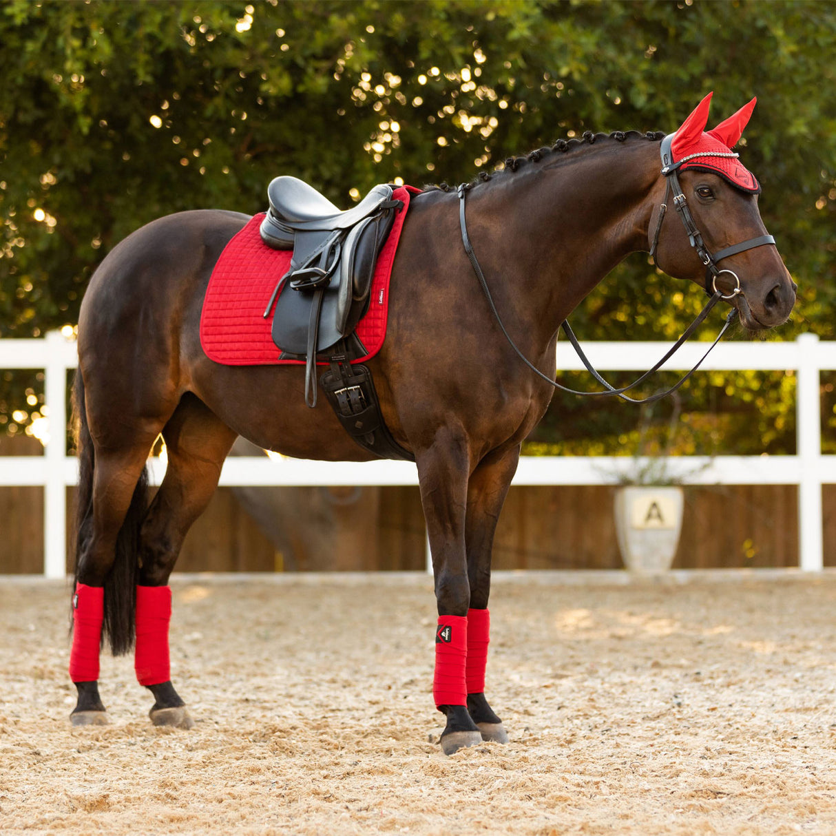 Tapis carré de dressage en daim LeMieux