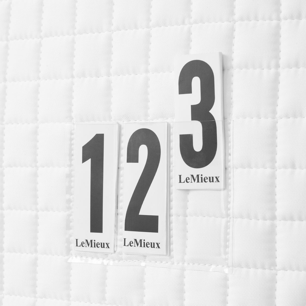 Tapis de selle carré de compétition en coton LeMieux Close Contact