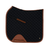 Tapis de selle de dressage Sixteen Cypress Daily Sport - Texte manquant